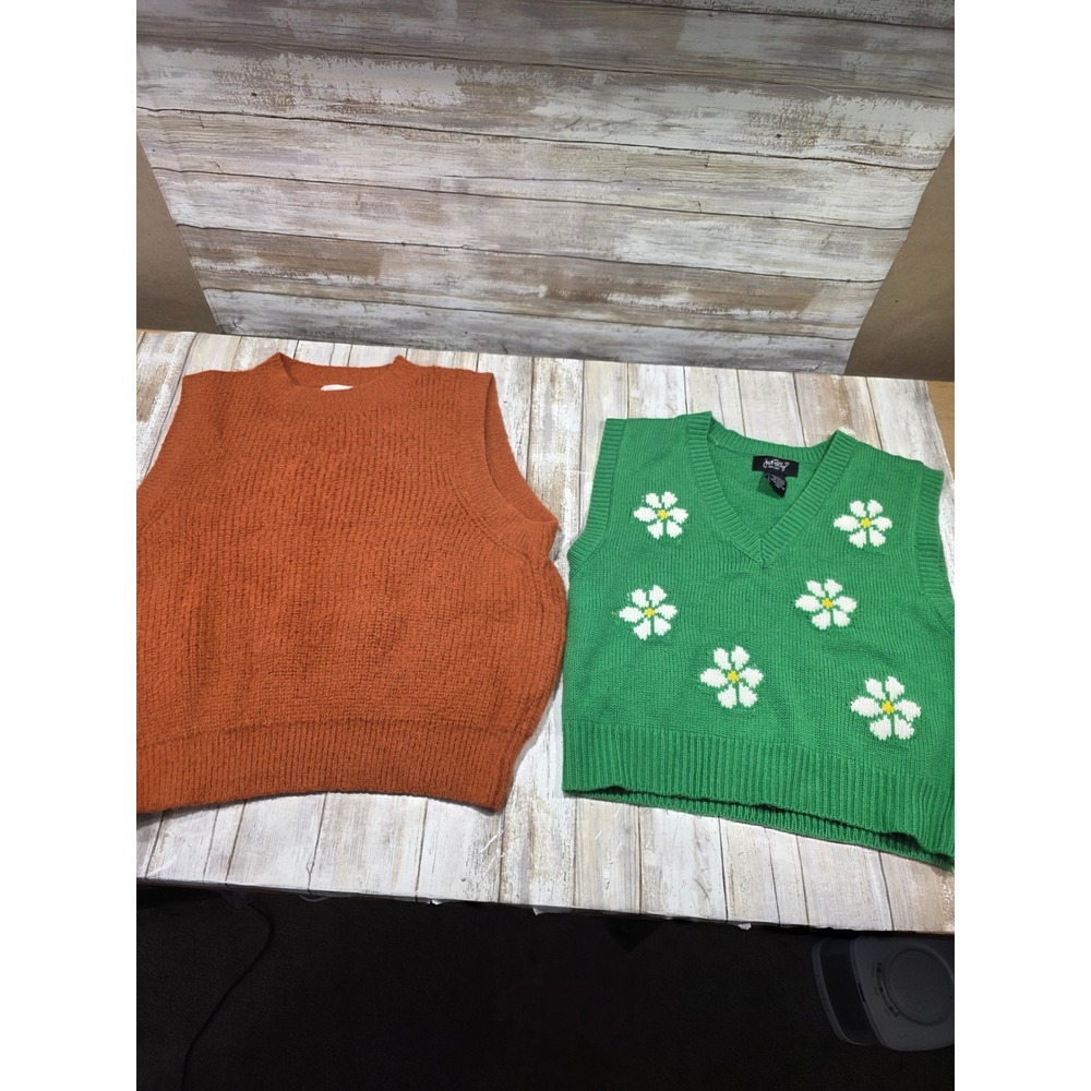 Just Polly New York Green Daisy V Neck Sweater Vest M 100% Acrylic &Orange Vest